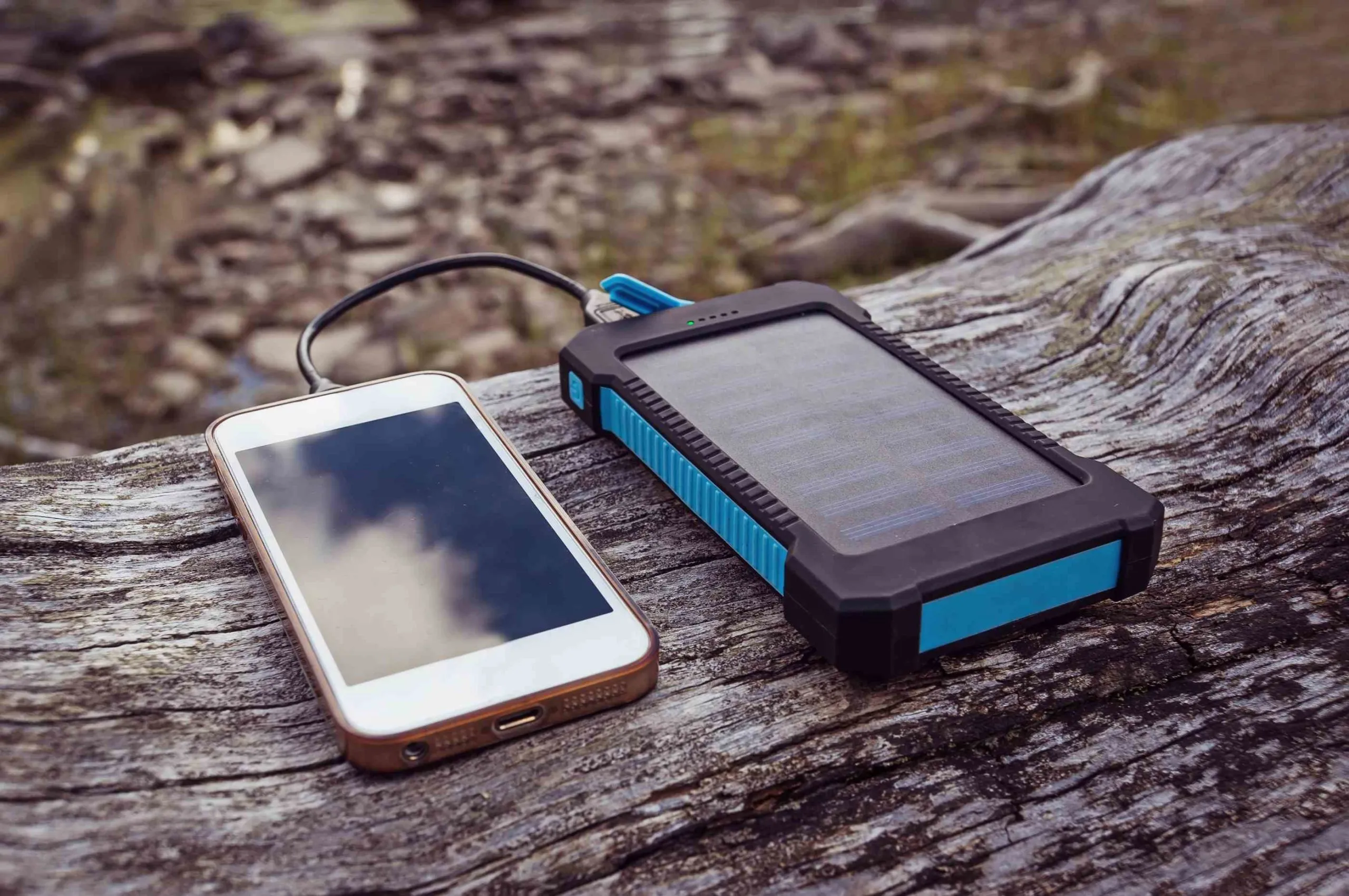 Solar-Powered-Power-Bank-scaled
